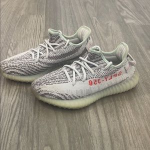 Yeezy Boost 350 V2 Mint size 5 (fits 5.5-6)